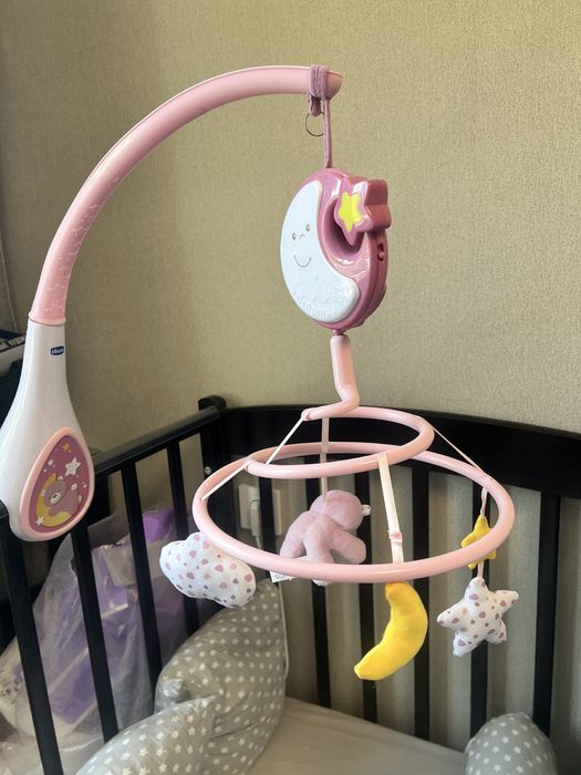 Продам мобиль chicco