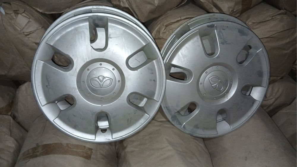 Дамас калпак сотилади