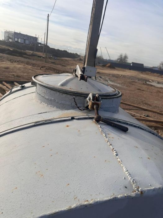 Емкость на колесиках