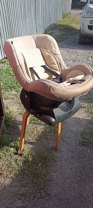Детское кресло..