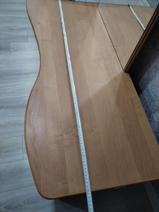 Продам туалетный стол