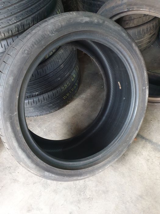 285/35ZR20  Continental