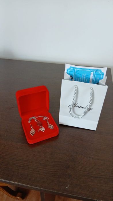 Красивый серебряный набор