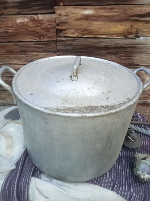 Продам кастрюлю советского качества в хорошем состоянии.