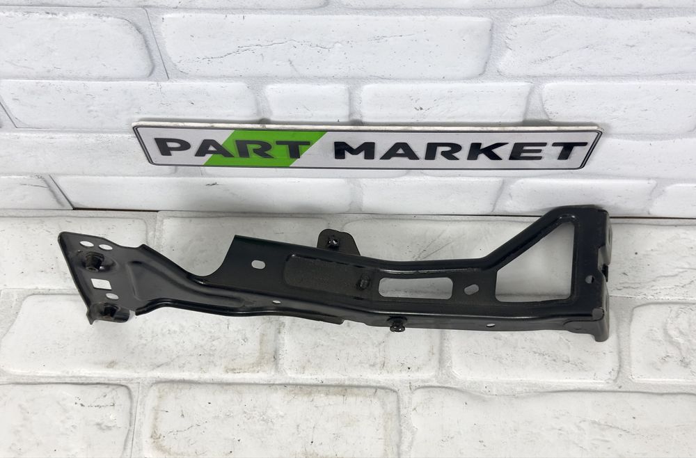 Стойка държач калник AUDI A4 B9 8W0821135C