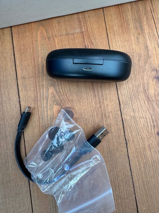 Безжични слушалки тип earbuds