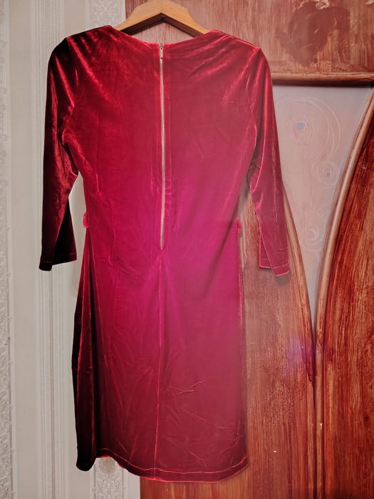 Платья и блузки женские