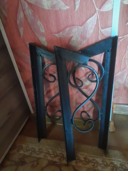 Продаются уголки