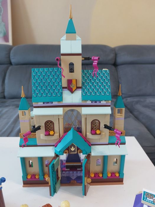Lego Disney frozen -LEGO Замръзналото кралство - Замъкът Арендел