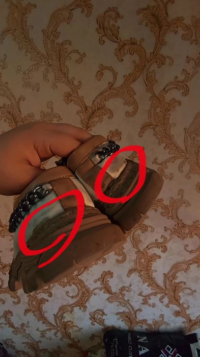 Ботинки спортивные женские