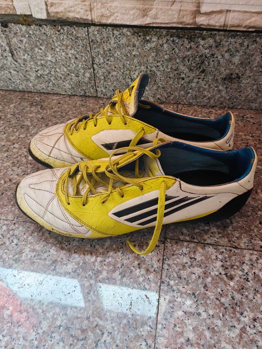 Футболни обувки - бутонки 44