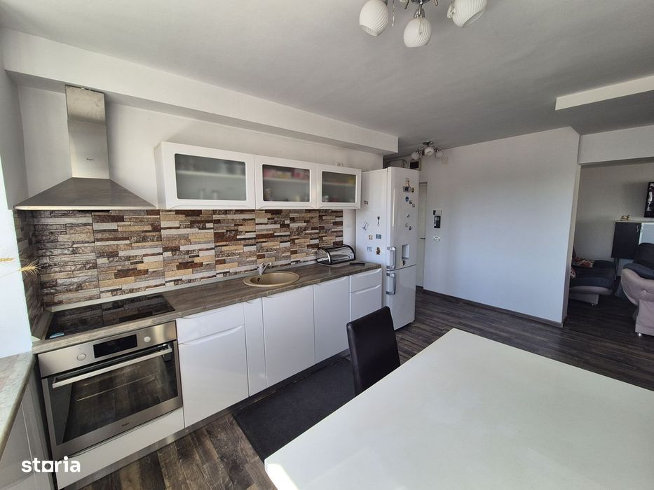 Vand apartament in centru
