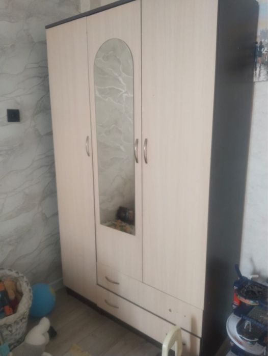 Продам шкаф в нормальном состоянии