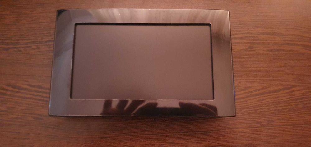 Rama foto digitala LG noua