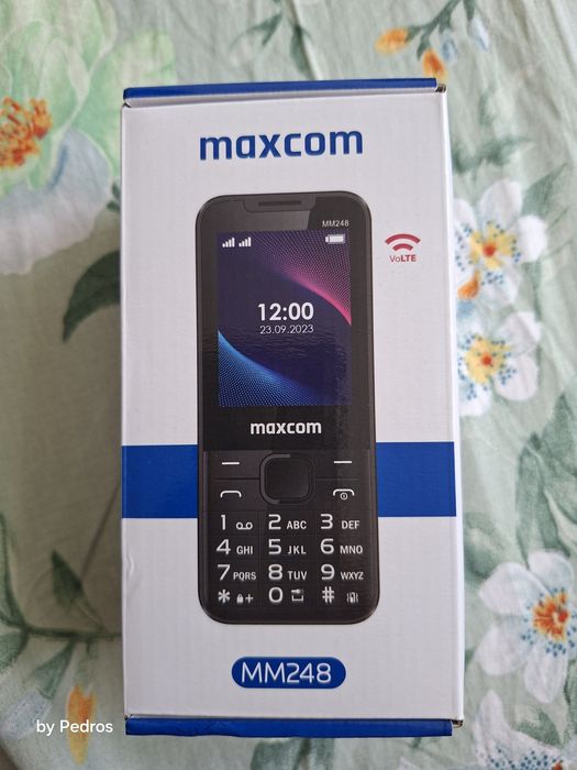 Vând telefon mobil Maxcom MM 248 4G