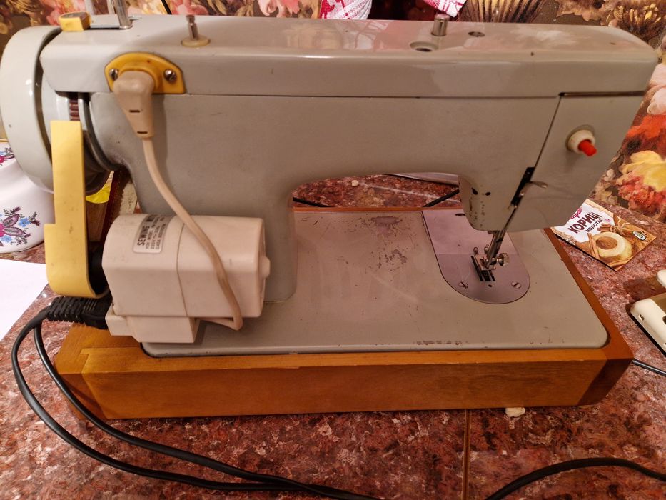 Швейная машинка "Подольск 132"