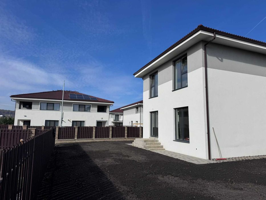 Casa individuala P+E, 120 mp, la 10 minute de fostul Real