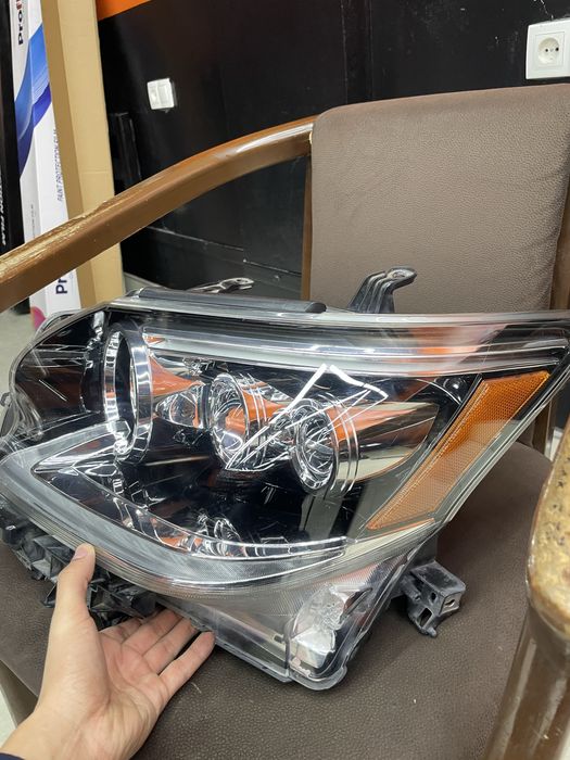 Передние фары Lexus GX 460