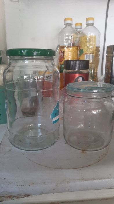 Продаются банки литровые