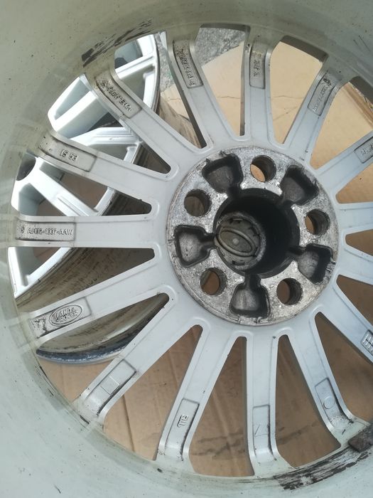 Топ състояние 19-5х120 9j ET53 LAND ROVER