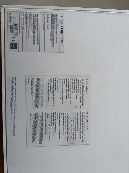 Продава се McBook air 13