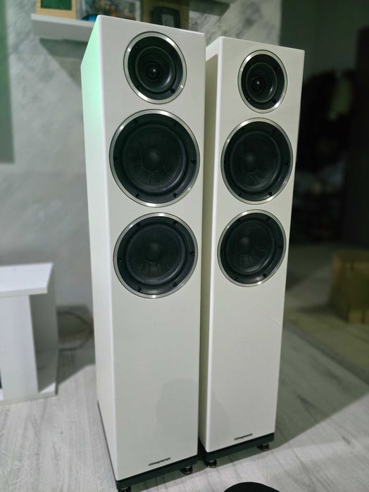 Boxe de podea Wharfedale Diamond 230 White