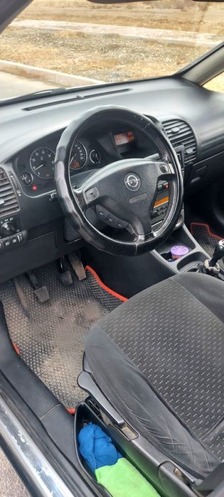 Продам машину Opel Zafira