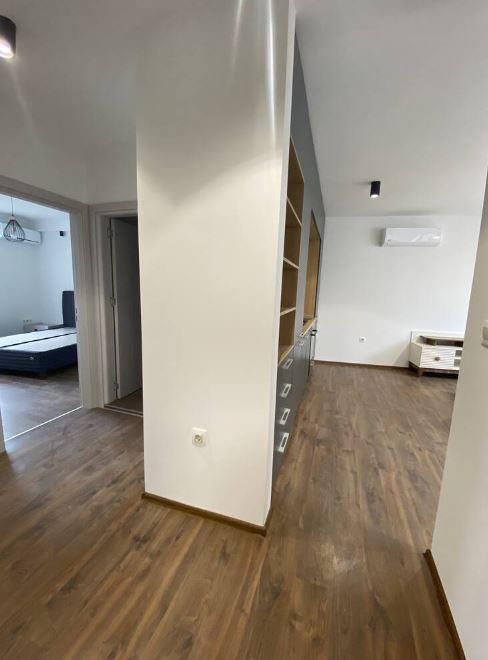 Дава се под наем Тристаен апартамент в Варна, Център - 90 кв.м за 800 € - Снимка #4