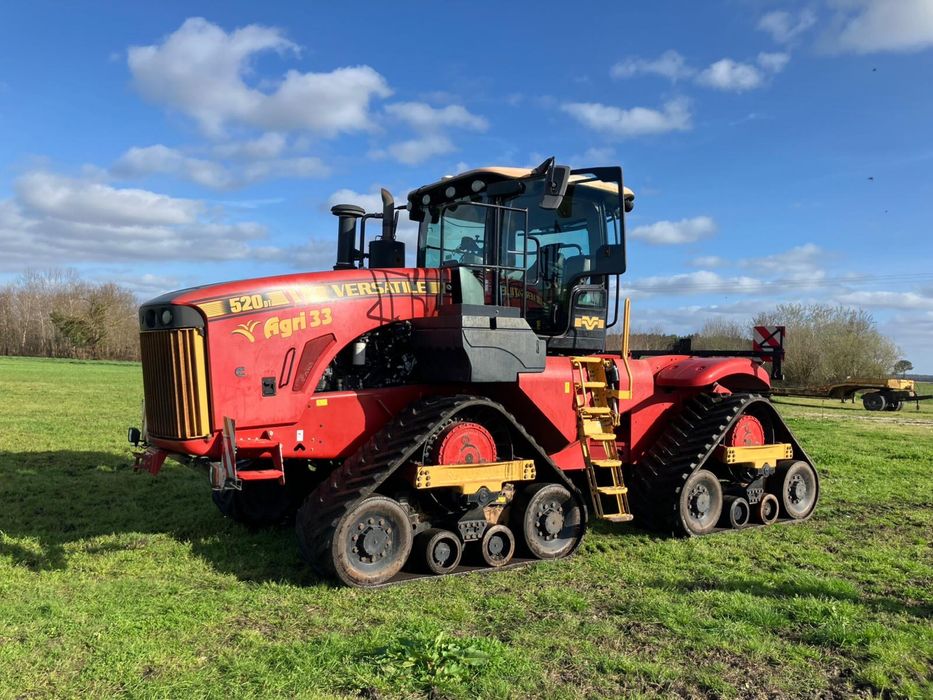Tractor senilat VERSATILE 520 DT - TVA inclus si deductibil