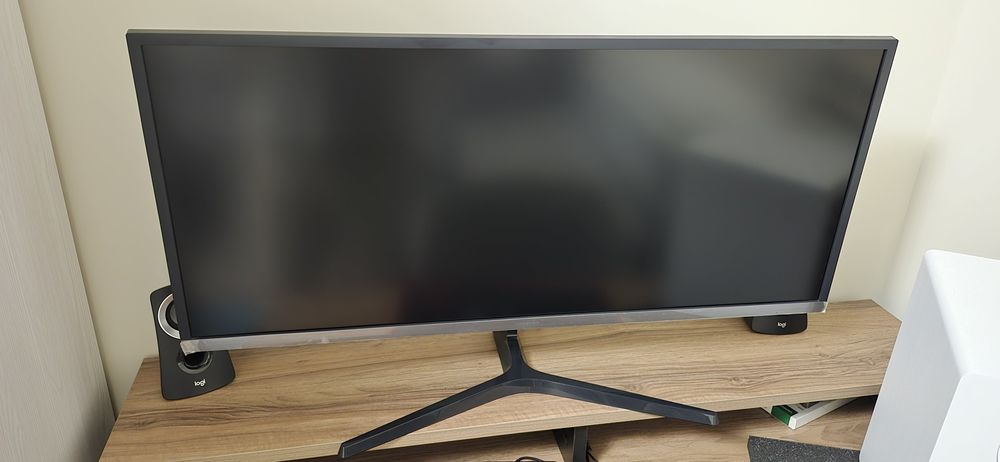 Монитор Samsung 34", VA, Ultra Wide QHD