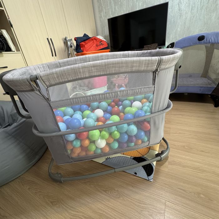 Продам детские манежи