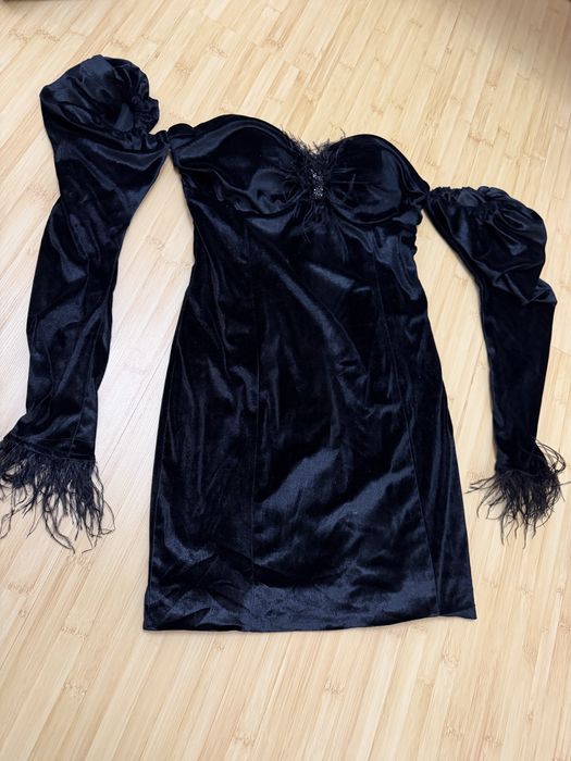 Рокля с пера, велурена