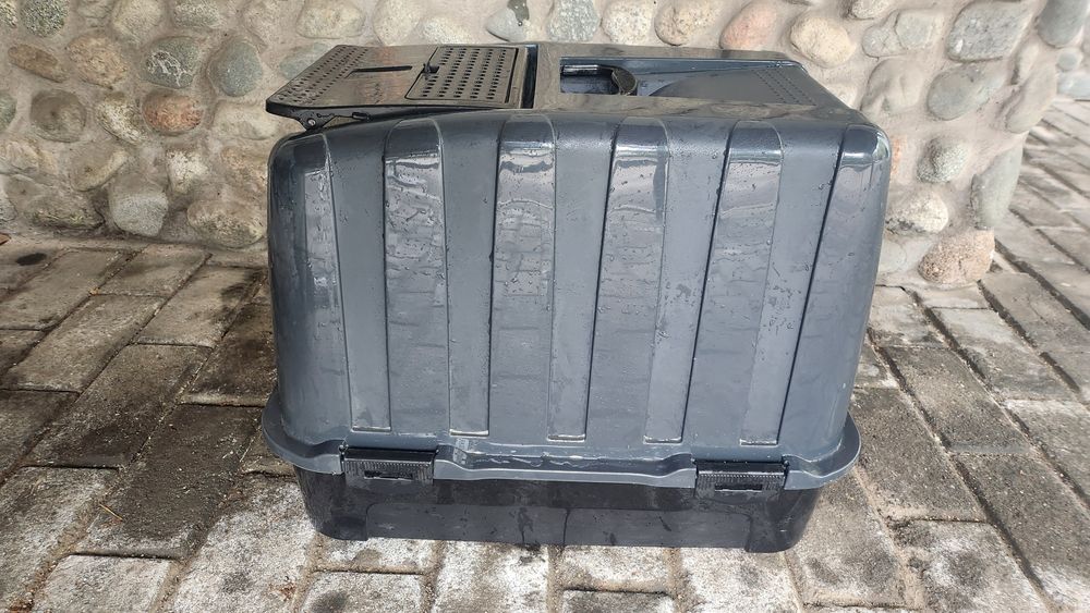 Туалет,когтеточка,игрушки,миска для котика