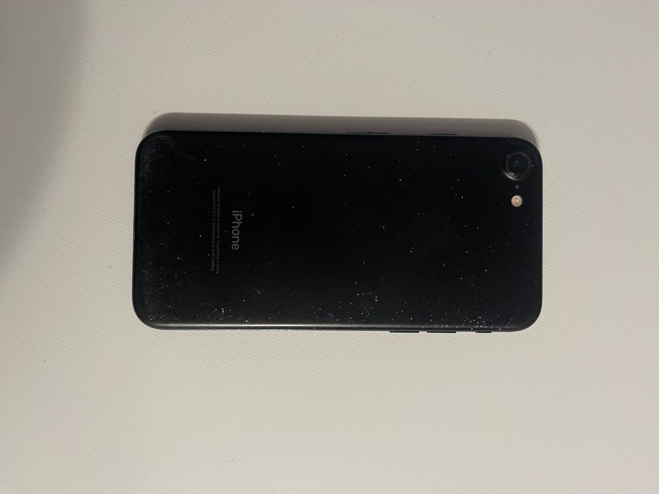 Vând iPhone 7  În stare bună de funcționare