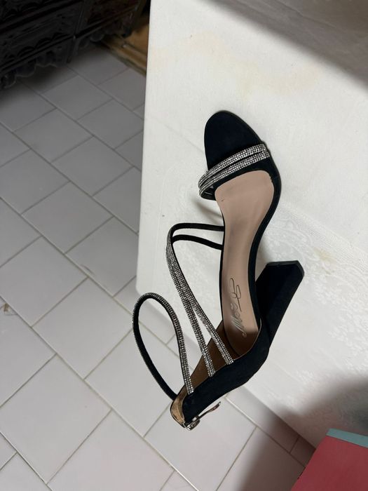 Sandale 37 ,în stare foarte bună