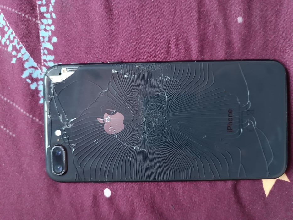 iPhone 8 plus  .