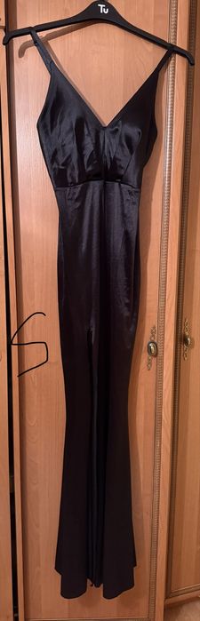 Vand rochii elegante, pretul este per bucata