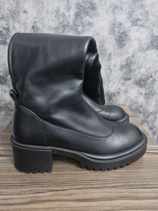 Женские сапоги ботфорты.