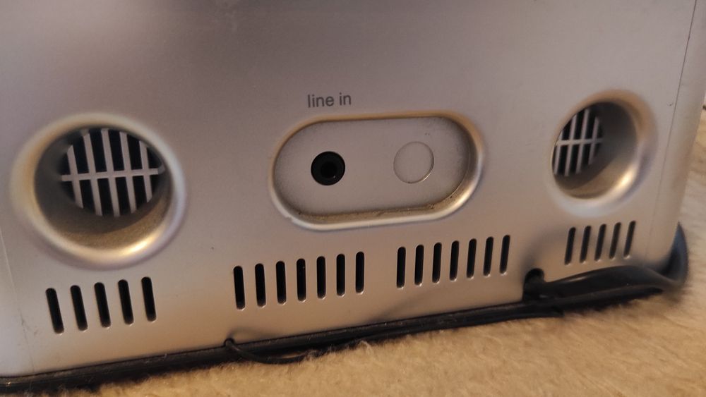 Radio stereo cu ceas și docking ipod