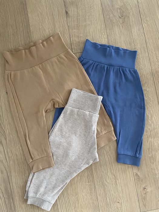 Set 2 pantalonei H&M marime 74 si o pereche Lupilu Cadou