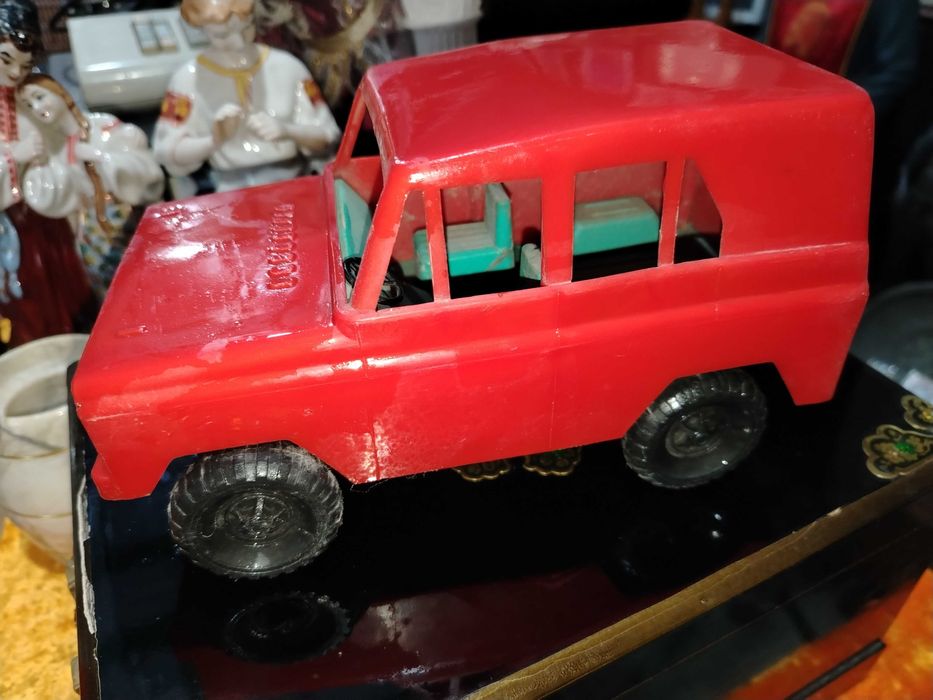 Редкая игрушка СССР, УАЗ. пластик.