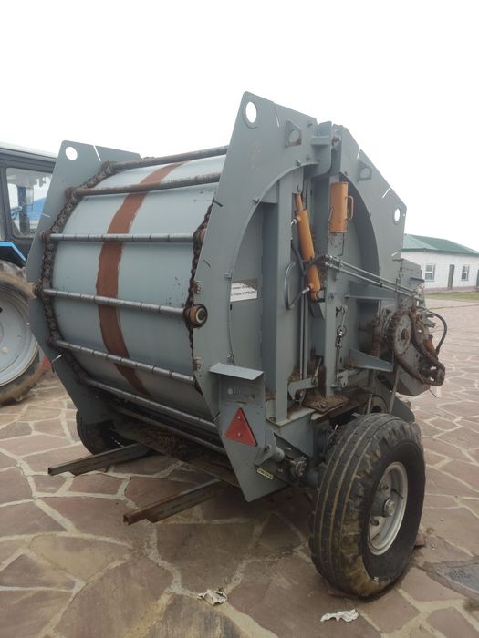 Рулонный пресс-подборщик Бобруйск ПРФ 145