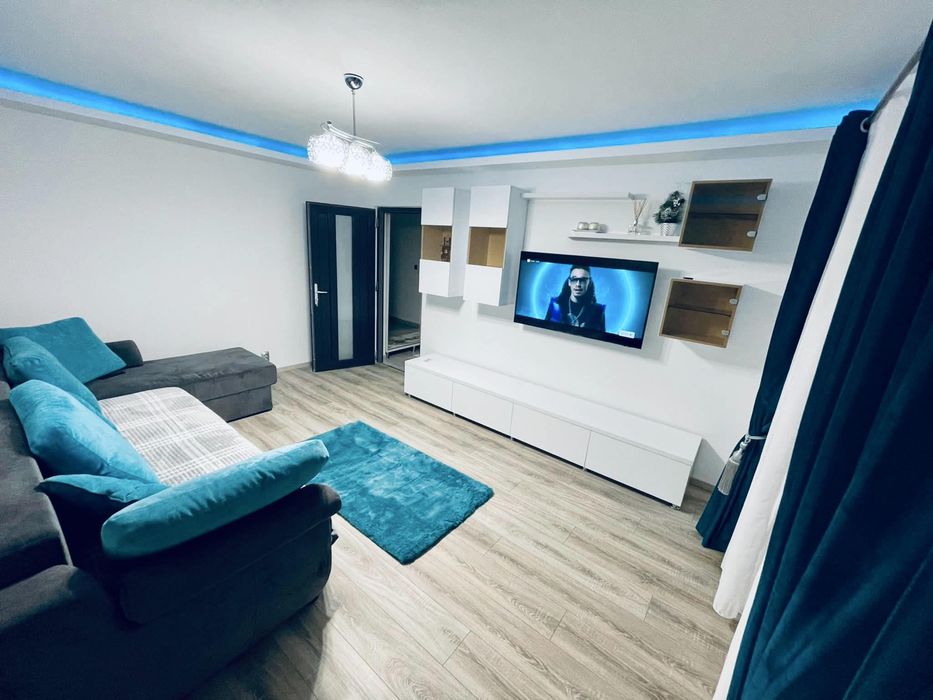 Apartament de inchiriat, 2 camere, decomandat, et 1 Rovine