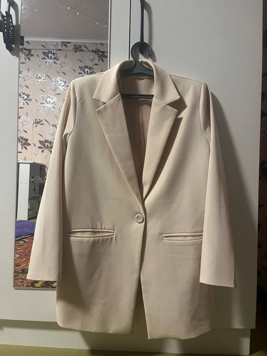 Пиждак новый продам срочно