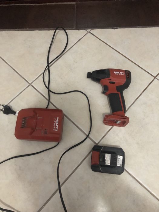 Șurubelnița cu impact Hilti SID 2 A12 cu acumulator și incarcator