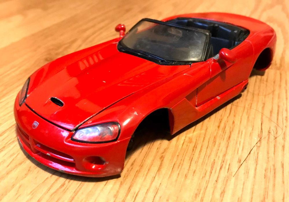 Macheta Dodge Viper SRT 10 cabrio 1 24 Maisto pentru piese