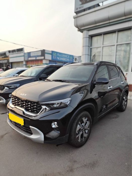 Kia sonet продается срочно - торг уместен