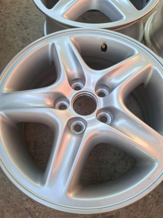 Продам оригинальные диски на LEXUS RX300 R16