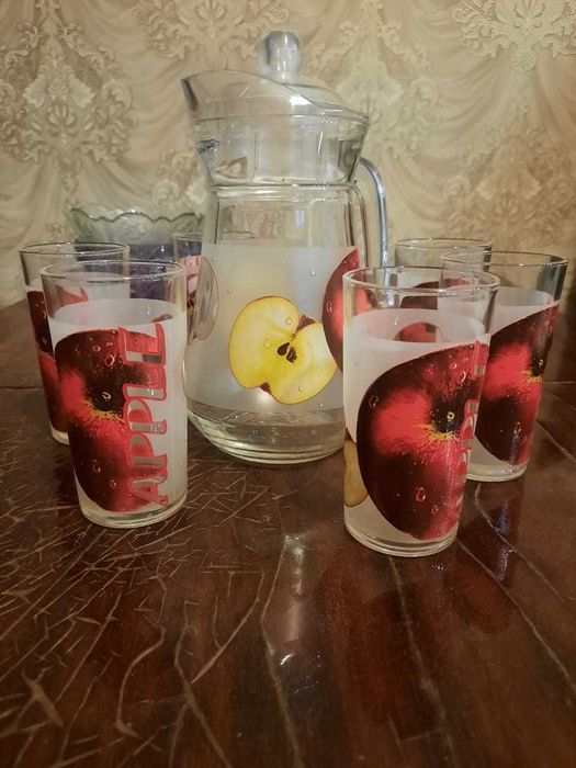 Продам кувшин с бокалами
