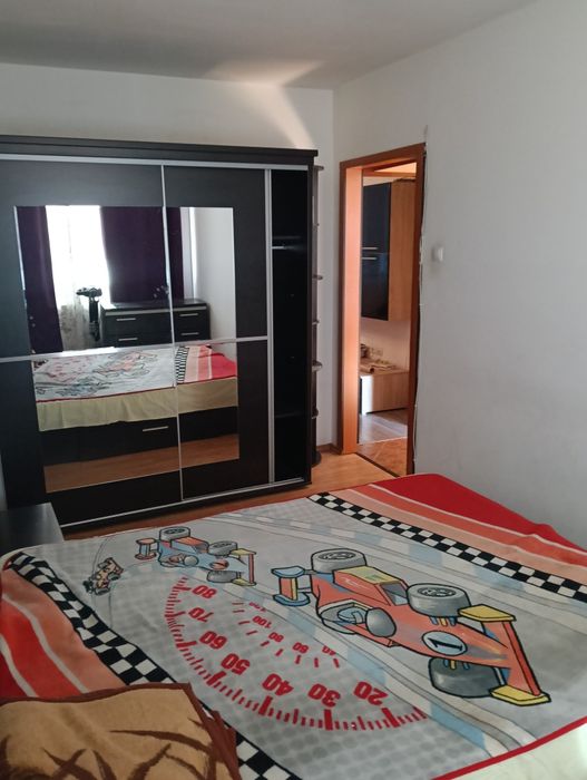 Apartment 3 camere 2 balcoane, proximitate Piata MV